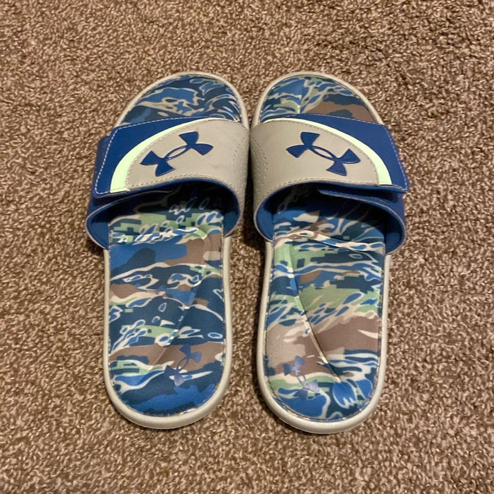 Boys Under Armour slides